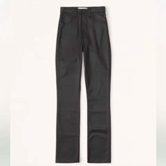 NWT Abercrombie Ultra High Rise 90s Slim Straight Jean Coated Black (Size 25) - Picture 1 of 8